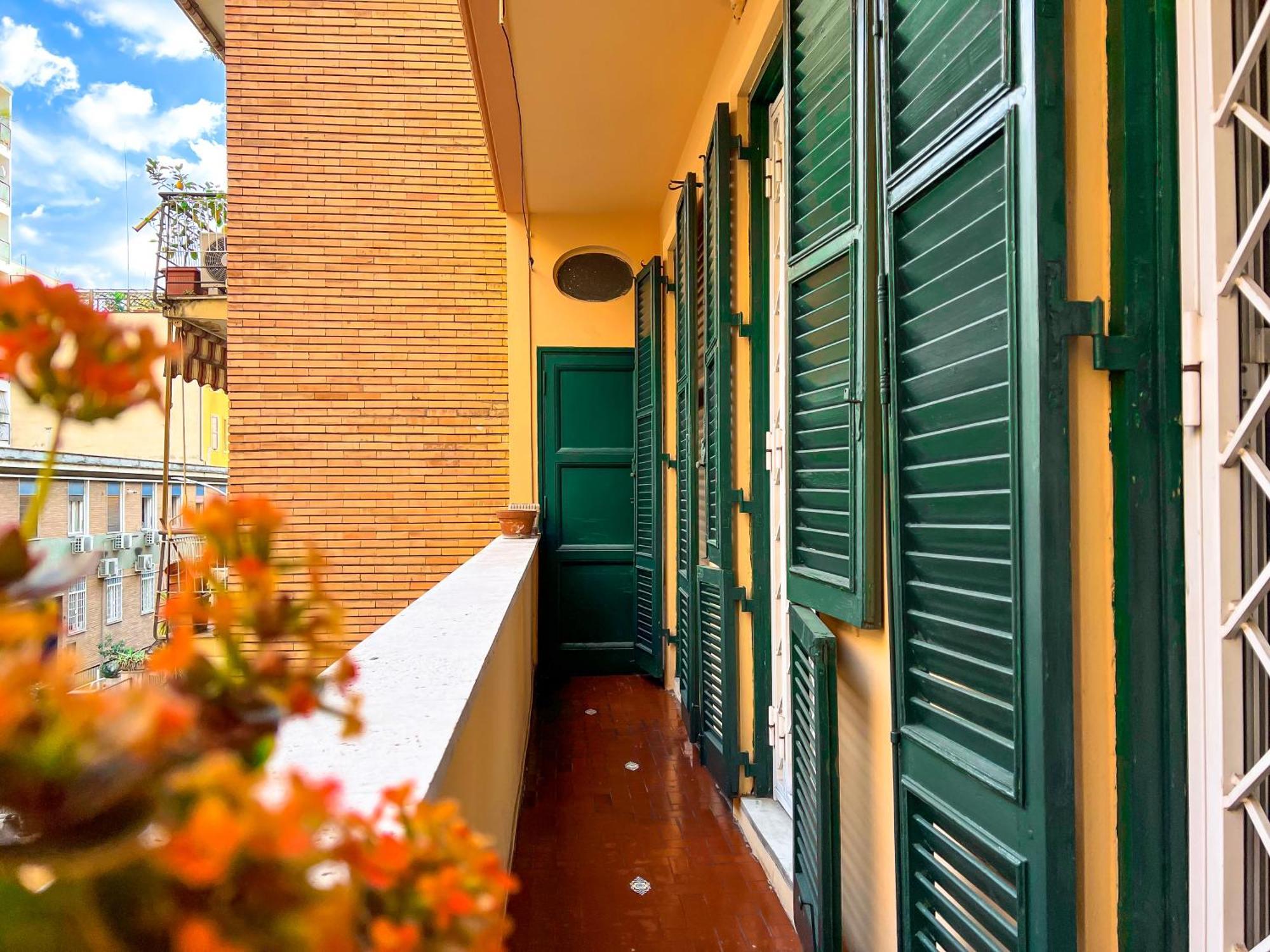 Large House Near The Metro A - Ideal For 6 People In The Center Of Apartment Rom