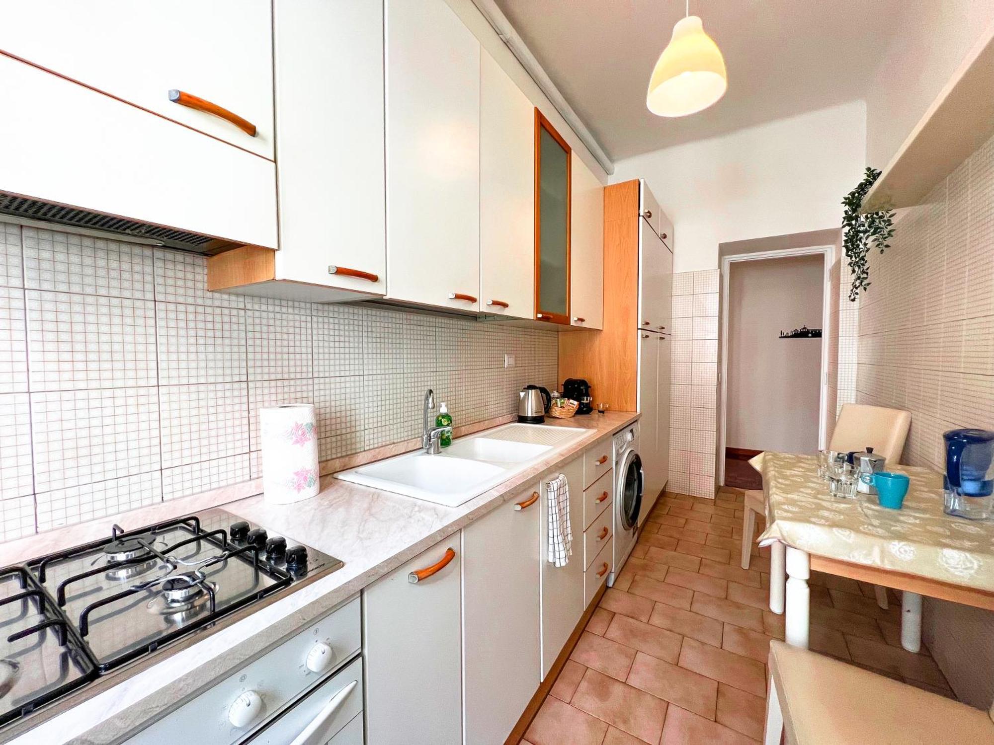 Large House Near The Metro A - Ideal For 6 People In The Center Of Apartment Rom